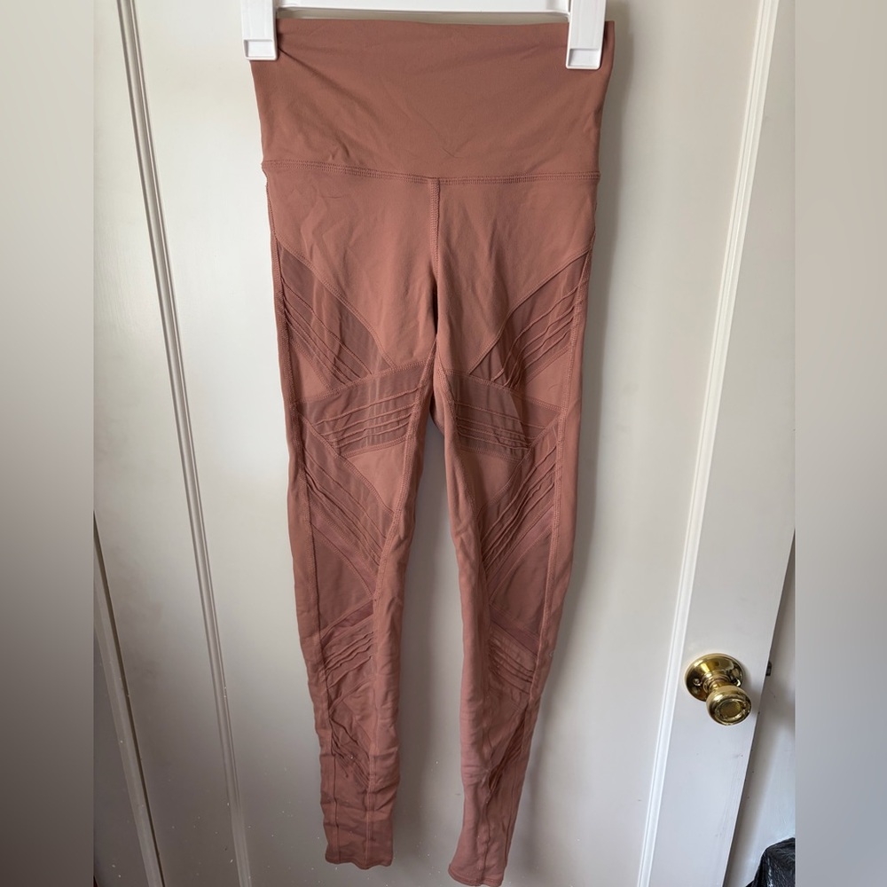 ALO Yoga Mauve Mesh Design Leggings